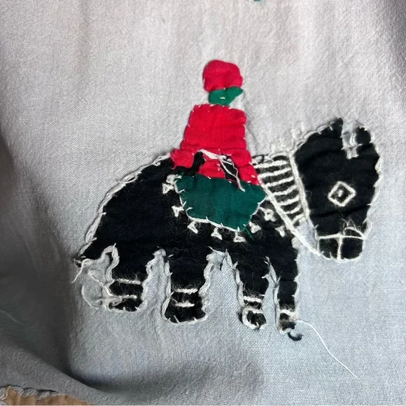 Passports Of Pier 1 Imports Vintage Chambray Button Up Animal Appliqués Size S - Picture 6 of 15